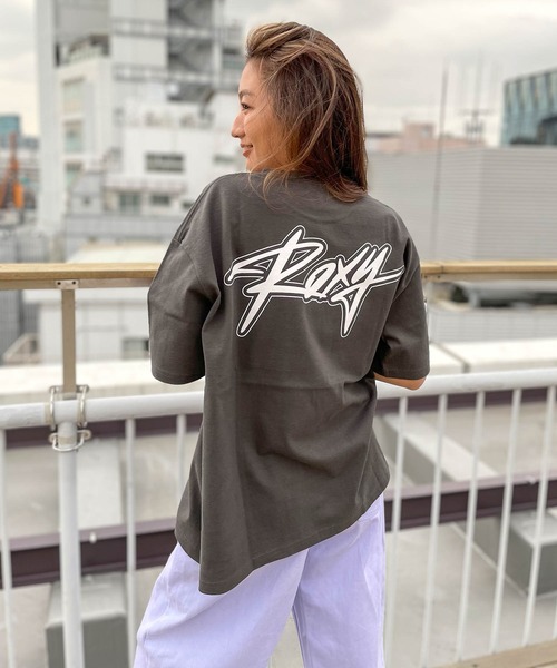 ROXY(ロキシー)の「【ZOZO限定アイテム】BACK LOGO TEE/ロキシーバックプリント半袖ロゴサイドスリットTシャツ(Tシャツ/カットソー・レディース・ナチュラル/ベージュ/ブラック・MEDIUM)」の1枚目の写真