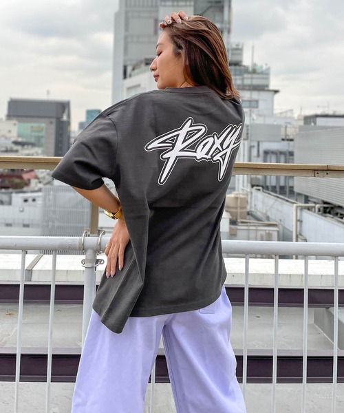 ROXY(ロキシー)の「【ZOZO限定アイテム】BACK LOGO TEE/ロキシーバックプリント半袖ロゴサイドスリットTシャツ(Tシャツ/カットソー・レディース・ナチュラル/ベージュ/ブラック・MEDIUM)」の15枚目の写真