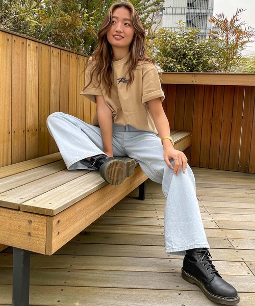 ROXY(ロキシー)の「【ZOZO限定アイテム】BACK LOGO TEE/ロキシーバックプリント半袖ロゴサイドスリットTシャツ(Tシャツ/カットソー・レディース・ナチュラル/ベージュ/ブラック・MEDIUM)」の21枚目の写真