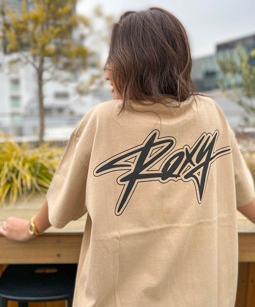 ROXY(ロキシー)の「【ZOZO限定アイテム】BACK LOGO TEE/ロキシーバックプリント半袖ロゴサイドスリットTシャツ(Tシャツ/カットソー・レディース・ナチュラル/ベージュ/ブラック・MEDIUM)」の13枚目の写真