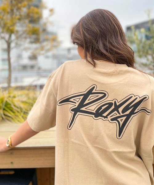 ROXY(ロキシー)の「【ZOZO限定アイテム】BACK LOGO TEE/ロキシーバックプリント半袖ロゴサイドスリットTシャツ(Tシャツ/カットソー・レディース・ナチュラル/ベージュ/ブラック・MEDIUM)」の5枚目の写真