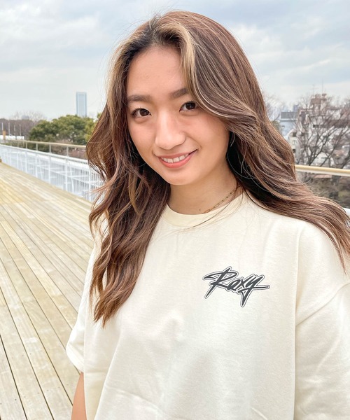 ROXY(ロキシー)の「【ZOZO限定アイテム】BACK LOGO TEE/ロキシーバックプリント半袖ロゴサイドスリットTシャツ(Tシャツ/カットソー・レディース・ナチュラル/ベージュ/ブラック・MEDIUM)」の19枚目の写真