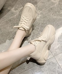 軽量ダッドスニーカー