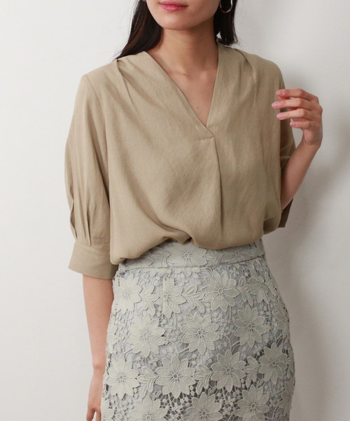 TRUDEA（トルディア）の「リネンライクスキッパーブラウス（シャツ/ブラウス・レディース・ホワイト/チャコールグレー/ベージュ/ミント・MEDIUM）」の3枚目の写真