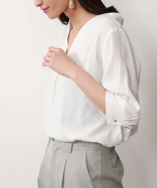 TRUDEA（トルディア）の「リネンライクスキッパーブラウス（シャツ/ブラウス・レディース・ホワイト/チャコールグレー/ベージュ/ミント・MEDIUM）」の15枚目の写真
