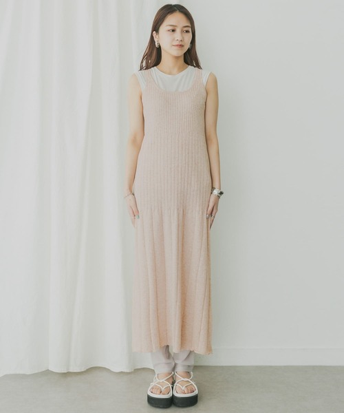KBF+（ケービーエフプラス）の「KBF+　ニットキャミワンピース（ワンピース・レディース・ベージュ/グレー・ONE）」の3枚目の写真