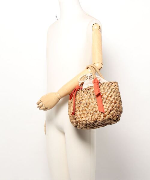 Lugnoncure（ルノンキュール）の「リボンフリンジ付ミニかごトート（トートバッグ・レディース・オレンジ/キャメル/グリーン・ﾌﾘ-）」の6枚目の写真