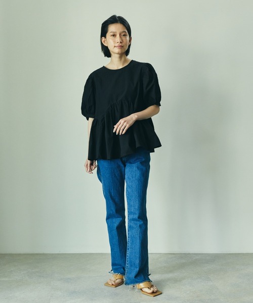 ECRIRE（エクリール）の「バックリボンフレアブラウス（シャツ/ブラウス・レディース・ブラック/オフホワイト・フリー）」の6枚目の写真