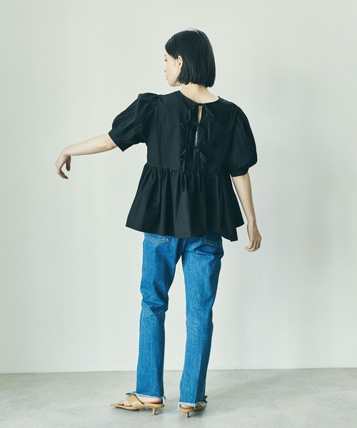 ECRIRE（エクリール）の「バックリボンフレアブラウス（シャツ/ブラウス・レディース・ブラック/オフホワイト・フリー）」の20枚目の写真