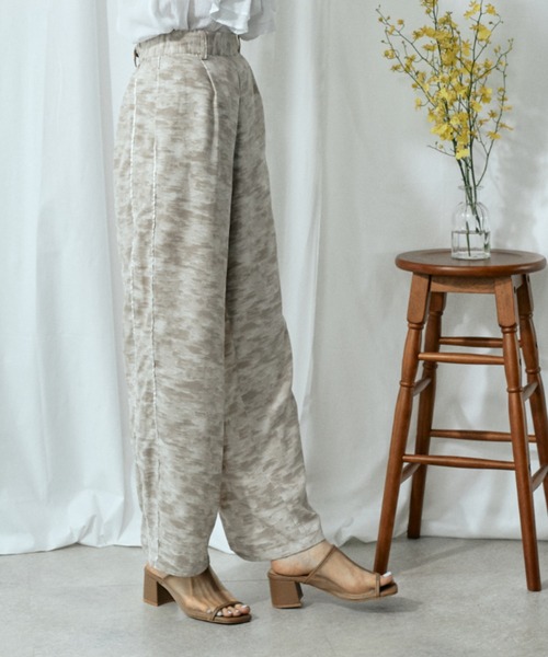 Amourire(アムリール)の「サイドラインパイピングストレートPT(その他パンツ・レディース・ベージュ/ブルー・M)」の3枚目の写真