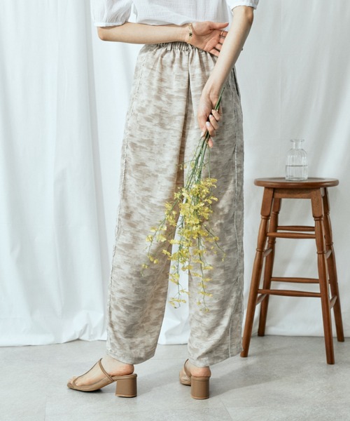 Amourire(アムリール)の「サイドラインパイピングストレートPT(その他パンツ・レディース・ベージュ/ブルー・M)」の9枚目の写真