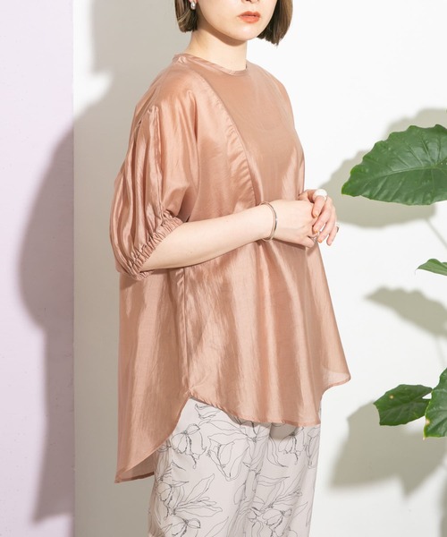 UR Lab.（アーバンリサーチラボ）の「チョウチンスリーブブラウス（シャツ/ブラウス・レディース・チャコールグレー/ピンク/ライトベージュ・FREE）」の13枚目の写真