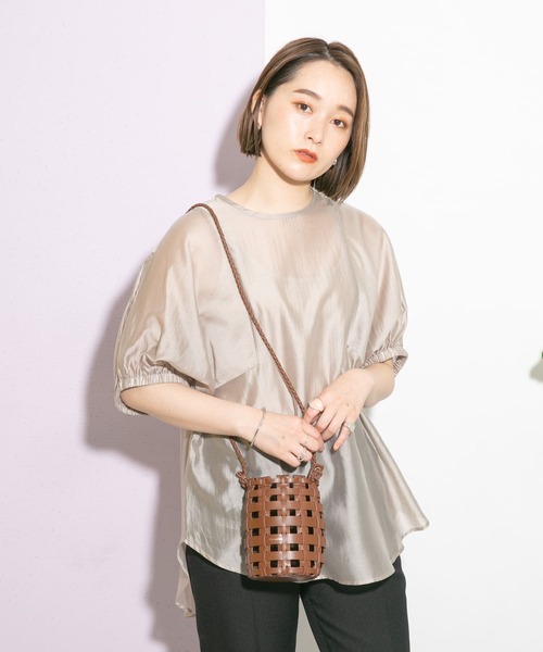 UR Lab.（アーバンリサーチラボ）の「チョウチンスリーブブラウス（シャツ/ブラウス・レディース・チャコールグレー/ピンク/ライトベージュ・FREE）」の10枚目の写真