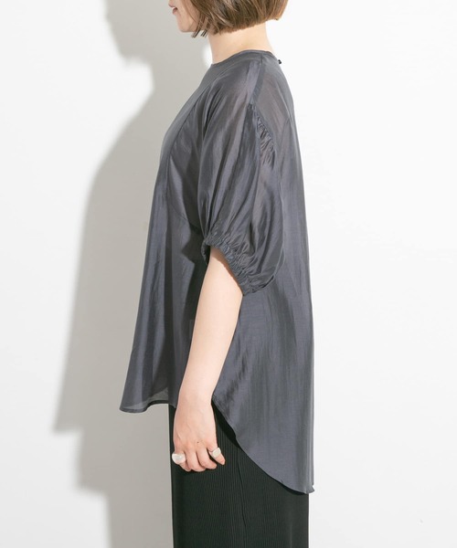 UR Lab.（アーバンリサーチラボ）の「チョウチンスリーブブラウス（シャツ/ブラウス・レディース・チャコールグレー/ピンク/ライトベージュ・FREE）」の16枚目の写真