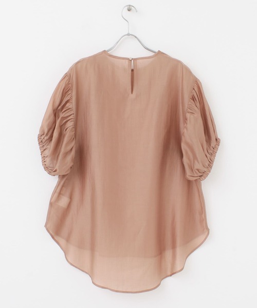 UR Lab.（アーバンリサーチラボ）の「チョウチンスリーブブラウス（シャツ/ブラウス・レディース・チャコールグレー/ピンク/ライトベージュ・FREE）」の4枚目の写真