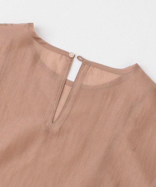 UR Lab.（アーバンリサーチラボ）の「チョウチンスリーブブラウス（シャツ/ブラウス・レディース・チャコールグレー/ピンク/ライトベージュ・FREE）」の5枚目の写真