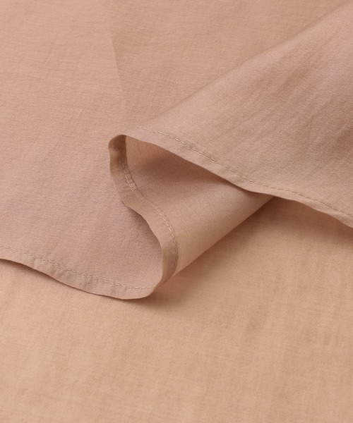 UR Lab.（アーバンリサーチラボ）の「チョウチンスリーブブラウス（シャツ/ブラウス・レディース・チャコールグレー/ピンク/ライトベージュ・FREE）」の6枚目の写真