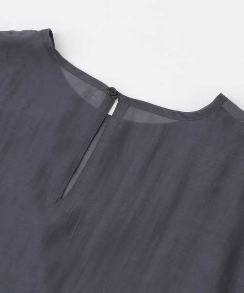 UR Lab.（アーバンリサーチラボ）の「チョウチンスリーブブラウス（シャツ/ブラウス・レディース・チャコールグレー/ピンク/ライトベージュ・FREE）」の8枚目の写真