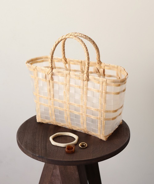 Bab（バブ）の「【WEB限定】ナチュラルクリア編みミニバッグ（かごバッグ・レディース・ベージュ/ミント・ONESIZE）」の5枚目の写真