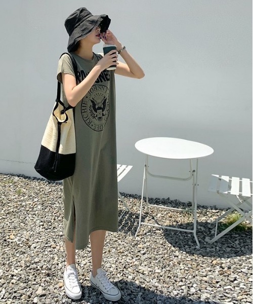 mayblue（メイブルー）の「MAYBLUE フロントプリントスリットワンピース（ワンピース・レディース・カーキ・FREE）」の9枚目の写真