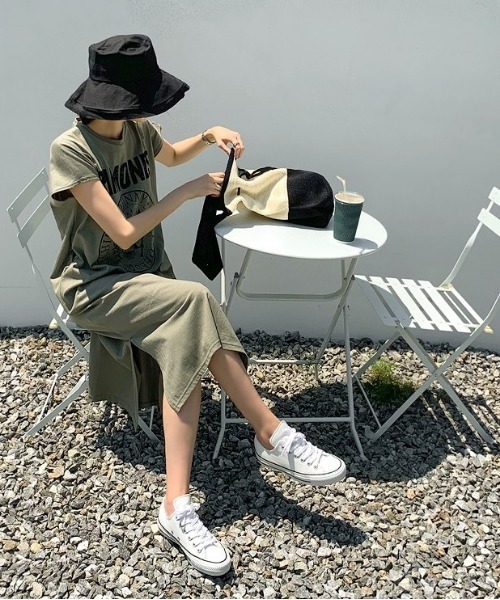 mayblue（メイブルー）の「MAYBLUE フロントプリントスリットワンピース（ワンピース・レディース・カーキ・FREE）」の3枚目の写真