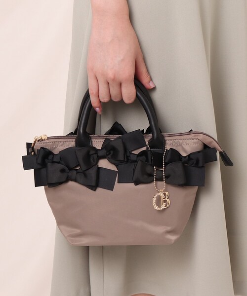 couture brooch（クチュールブローチ）の「【メニーリボンシリーズ】メニーリボン ミニナイロントート（トートバッグ・レディース・ブラック/ベージュ系その他/ベビーピンク・00）」の11枚目の写真