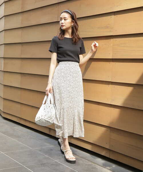 N.（N. Natural Beauty Basic）（エヌエヌナチュラルビューティーベーシック）の「三角テレコインナー（Tシャツ/カットソー・レディース・ホワイト/ブラック/ベージュ・MEDIUM）」の6枚目の写真