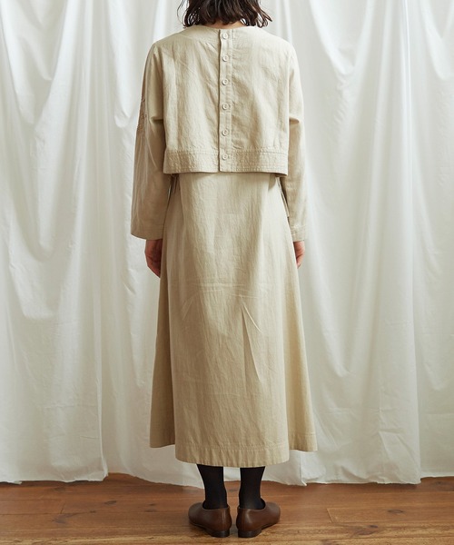 Lene(レネ)の「フラワーステッチ刺繍 セットアップワンピース(ワンピース・レディース・ベージュ/カーキ・FREE)」の5枚目の写真