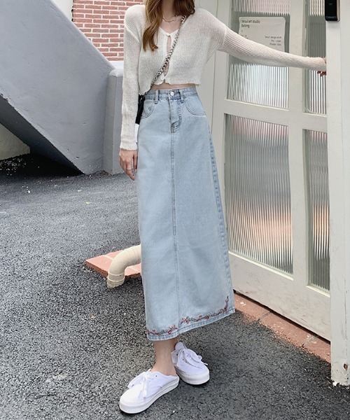 ABITOKYO（アビトーキョー）の「裾刺繍バックスリットAラインデニムスカート（デニムスカート・レディース・ライトブルー・S/M/L）」の6枚目の写真