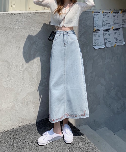 ABITOKYO（アビトーキョー）の「裾刺繍バックスリットAラインデニムスカート（デニムスカート・レディース・ライトブルー・S/M/L）」の11枚目の写真