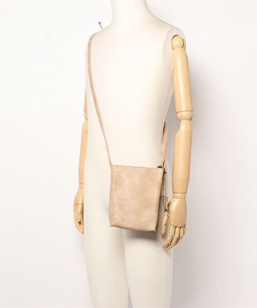 RiNc （リンク）の「【 Pisoraro / ピソラロ 】 スターチャーム スマホ ポシェット（ショルダーバッグ・レディース・ライトグレー/ブラック/ベージュ・FREE）」の5枚目の写真