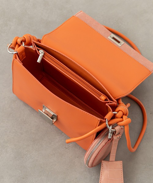 mystic（ミスティック）の「フェイクスエードドッキングハンドBAG（ショルダーバッグ・レディース・ブラック/オレンジ・ONE SIZE）」の7枚目の写真