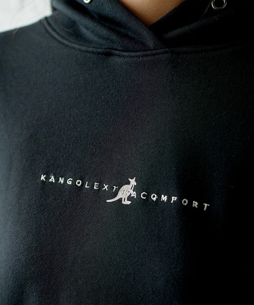 KANGOL EXTRA COMFORT(カンゴールエクストラコンフォート)の「【KANGOL EXTRA COMFORT(カンゴール エクストラコンフォート)】ロゴプリント サイドスリット オーバーサイズパーカー(パーカー・レディース・ブラック/チャコールグレー/ブルーグレー/オフホワイト・LL/L/M)」の8枚目の写真