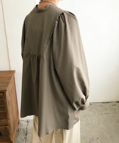 210nouve(トゥージュヌーブ)の「2WAYボリュームスリーブギャザーブラウス(シャツ/ブラウス・レディース・ホワイト/カーキ/ブラウン/ブラック・FREE)」の22枚目の写真