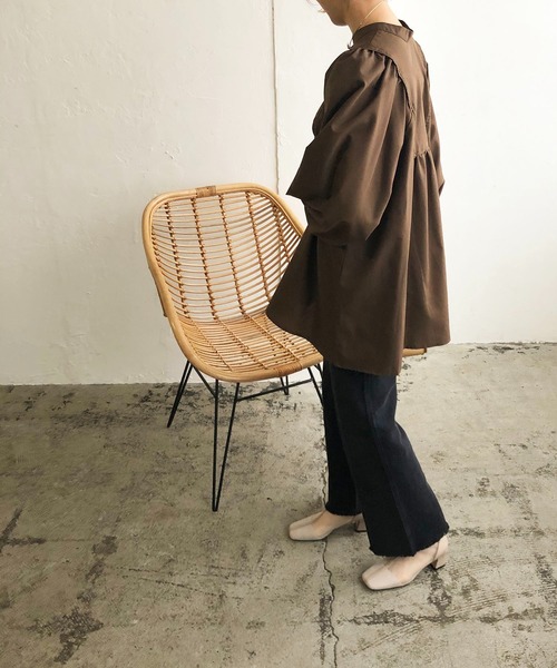 210nouve(トゥージュヌーブ)の「2WAYボリュームスリーブギャザーブラウス(シャツ/ブラウス・レディース・ホワイト/カーキ/ブラウン/ブラック・FREE)」の16枚目の写真