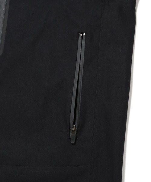 ADAM ET ROPE'（アダムエロペ）の「【PENFABRIC/ペンファブリック】3レイヤー マウンテンパーカー/耐久性/撥水性/透湿性/防風性（マウンテンパーカー・メンズ・チャコールグレー/ブラック/グレー系その他・S/M/L）」の8枚目の写真