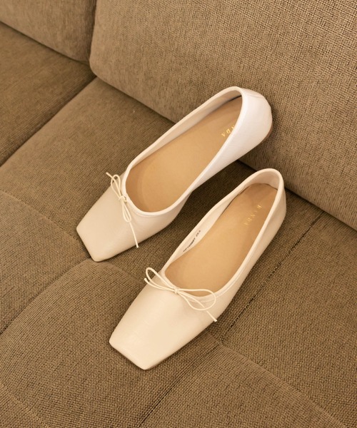 RANDA（ランダ）の「ストレスフリー/ソフト ワイドスクエアトゥバレエシューズ（バレエシューズ・レディース・アイボリー/ブラック/ブロンズ/ベージュ・22.5/23/23.5/24/24.5/25/25.5/22）」の2枚目の写真