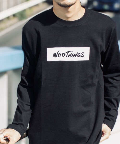 WILD THINGS（ワイルドシングス）の「【WILDTHINGS/ワイルドシングス】別注 BOX LOGO ロングスリーブTシャツ（Tシャツ/カットソー・メンズ・ホワイト/ブラック/ベージュ・MEDIUM/LARGE）」の2枚目の写真