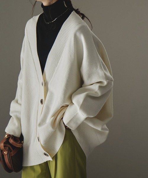 Fashion Letter(ファッションレター)の「Vネックオーバーニットカーディガン(カーディガン/ボレロ・レディース・アイボリー/ライトベージュ/ライトブラウン/ブラック・M)」の14枚目の写真