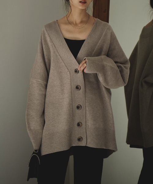 Fashion Letter(ファッションレター)の「Vネックオーバーニットカーディガン(カーディガン/ボレロ・レディース・アイボリー/ライトベージュ/ライトブラウン/ブラック・M)」の7枚目の写真