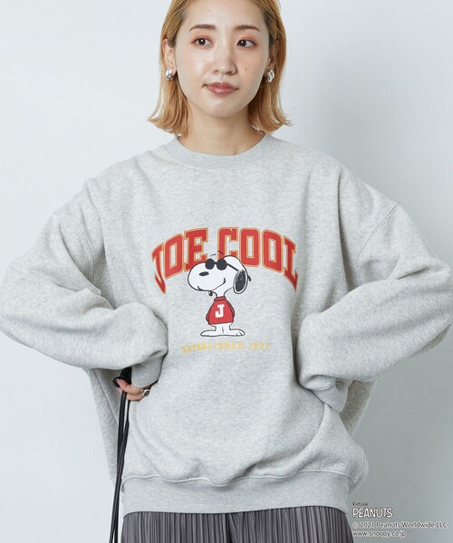 FREAK'S STORE(フリークスストア)の「▽【WEBオリジナル】PEANUTS/ピーナッツ JOECOOLカレッジプリントスウェット(スウェット・レディース・レッド/ネイビー/ベージュ/グリーン/グレー/ブラック・フリ-)」の2枚目の写真