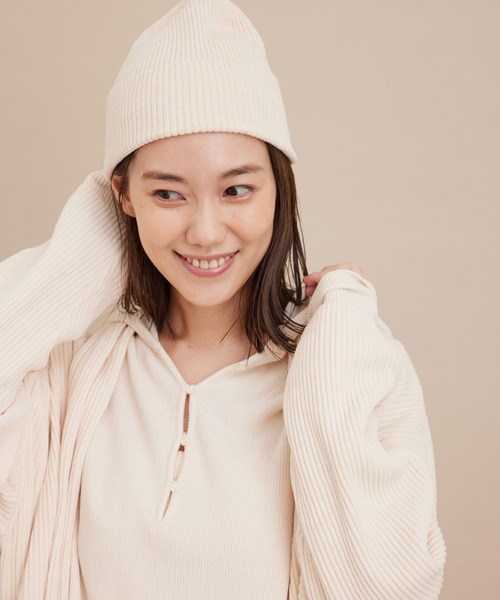 SALON adam et rope'（サロン アダム エ ロペ）の「【極上の肌ざわり】ニットキャップ -CreamyCotton /クリーミーコットン-（ニットキャップ/ビーニー・レディース・オフホワイト/チャコールグレー/パープル/マスタード・FREE）」の8枚目の写真