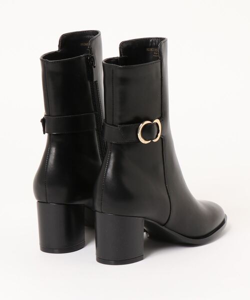 CHARLES & KEITH（チャールズ & キース）の「メタリックアクセント カーフブーツ / Metallic Accent Calf Boots（ブーツ・レディース・ブラック/ライトブラウン/バーガンディー・22.5cm/23cm/23.5cm/24.5cm/25cm/25.5cm）」の4枚目の写真