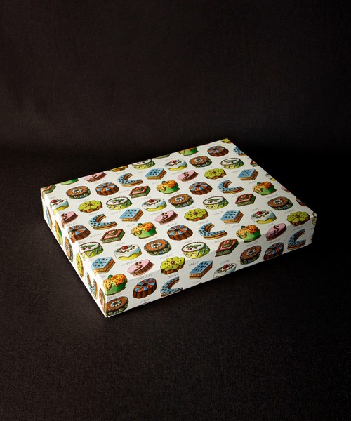 MILLION CARATS（ミリオンカラッツ）の「【GIFT】-ROSSI-イタリアンペーパー ギフトボックス(322×228×56)（ラッピングキット・レディース・レッド/オフホワイト/ピンク/ホワイト系その他/ホワイト・FREE）」の3枚目の写真