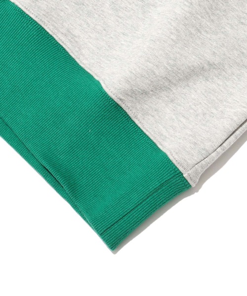 atmos pink（アトモスピンク）の「atmos pink シリコンパッチ配色クルーネック（スウェット・レディース・ベージュ/ネイビー/グレー・FREE）」の16枚目の写真