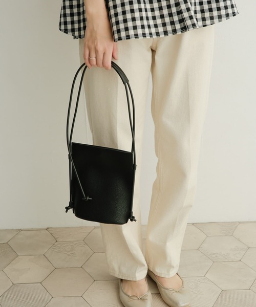 URBAN RESEARCH DOORS（アーバンリサーチドアーズ）の「ラバーストリングショルダーバッグ（ショルダーバッグ・レディース・ブラック/アイボリー・ONE）」の8枚目の写真