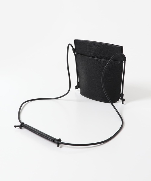 URBAN RESEARCH DOORS（アーバンリサーチドアーズ）の「ラバーストリングショルダーバッグ（ショルダーバッグ・レディース・ブラック/アイボリー・ONE）」の11枚目の写真