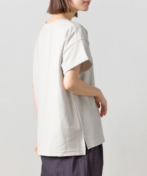 OMNES（オムネス）の「バスク生地 ロゴプリントフレンチスリーブTシャツ 半袖Tシャツ（Tシャツ/カットソー・レディース・ブラック/グレー/ホワイト/ネイビー・FREE）」の14枚目の写真