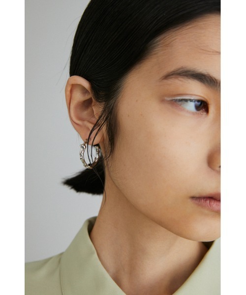 STYLEMIXER（スタイルミキサー）の「ツイストフープピアス（ピアス（両耳用）・レディース・シルバー/ゴールド・FREE）」の4枚目の写真