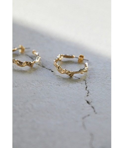 STYLEMIXER（スタイルミキサー）の「ツイストフープピアス（ピアス（両耳用）・レディース・シルバー/ゴールド・FREE）」の8枚目の写真